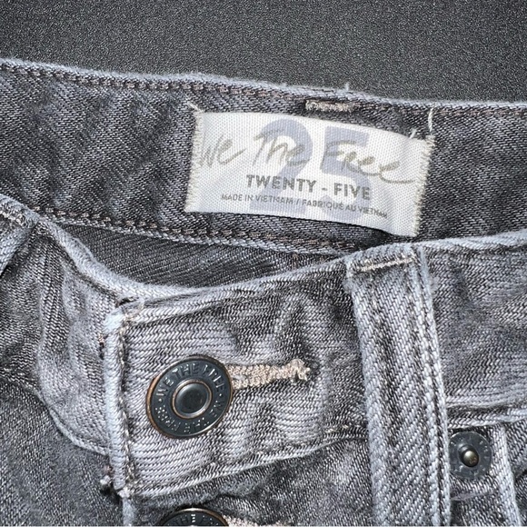 Free People Women size 25 washed black distressed mini jean cuffed shorts - Picture 4 of 10